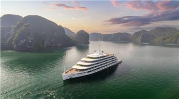 Top 6 du thuyền ngủ đêm sang trọng nhất Vịnh Hạ Long 2024